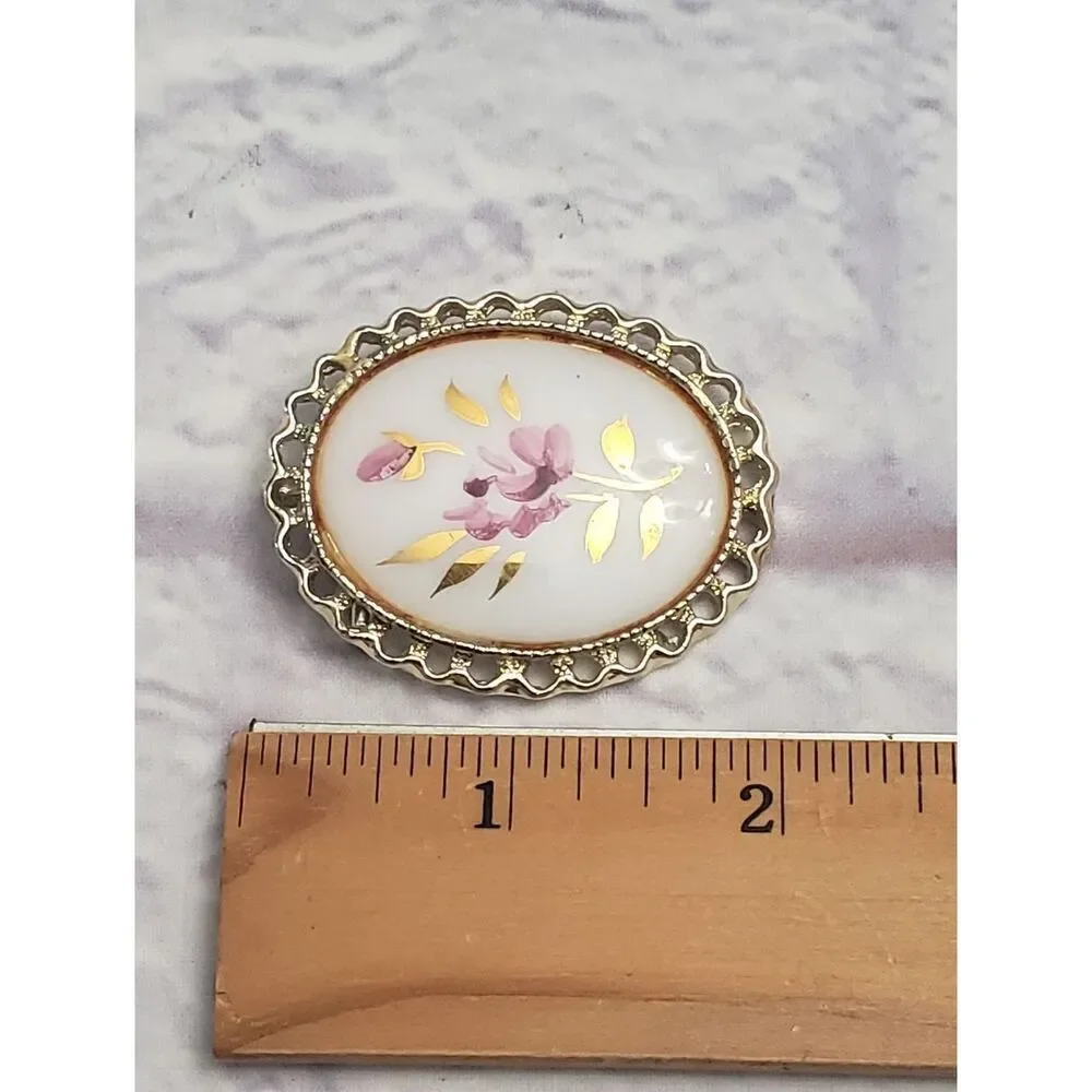 Vintage Handpainted Sweet Pea Porcelain Brooch Pendant